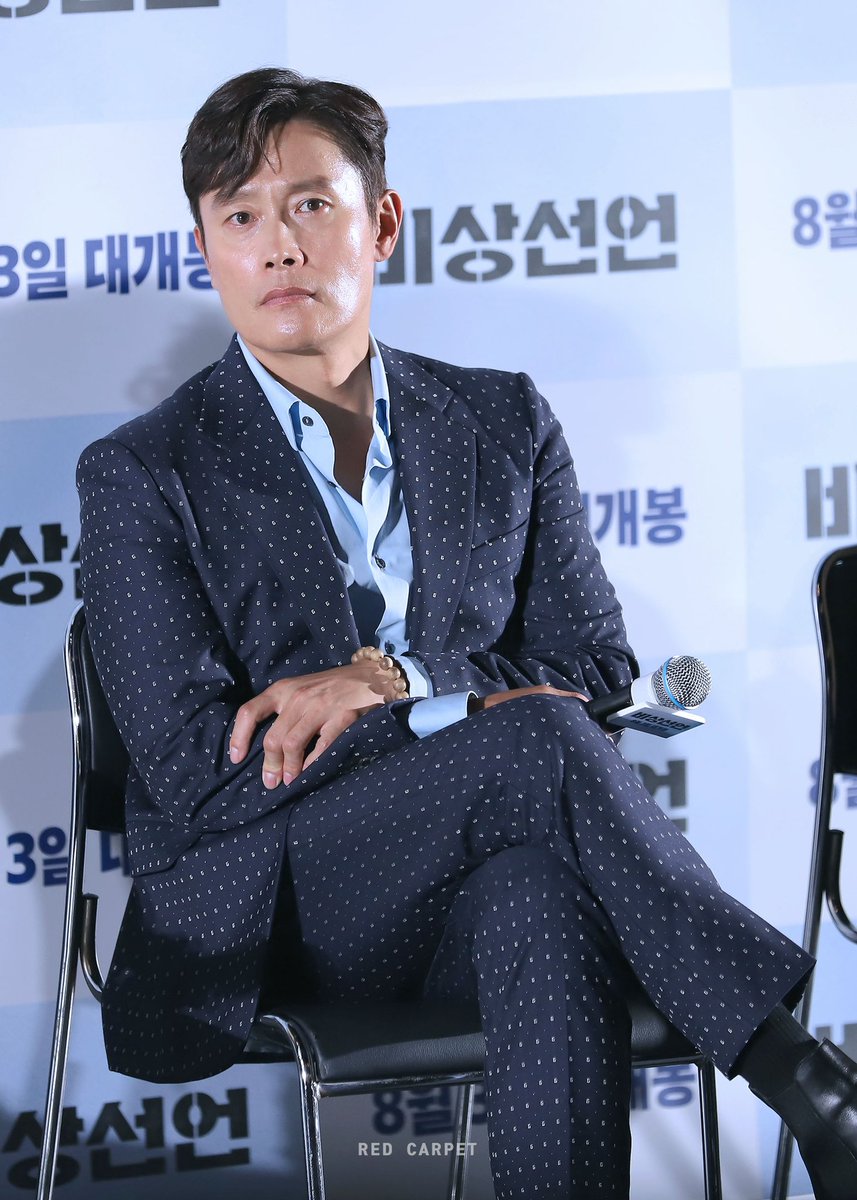 bhredcarpet's tweet photo. 비상선언 많은관심부탁 🫶🏻

#이병헌 220801 라이브톡 https://t.co/Bvx9csBFmS