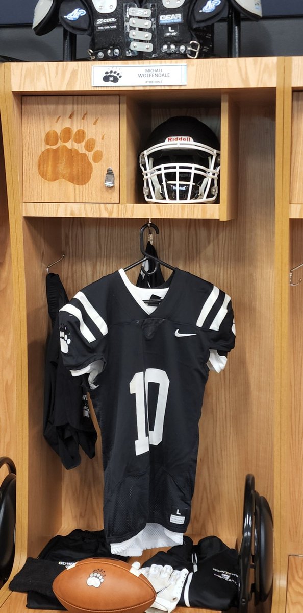 Wolfendale10's tweet photo. After a great conversation with @CoachBJHammer I’m very thankful to have received an offer from @BowdoinFB. Thank you for this amazing opportunity. https://t.co/rzqVHf1d5V