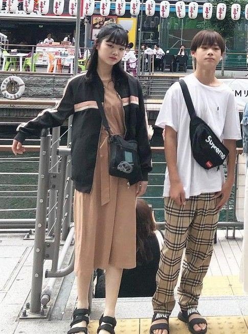 rikilouve's tweet photo. konon and ni-ki had the same height when she last saw him. imagine her reaction on how tall riki grew after 3 years 😭 https://t.co/bgCgjEpzUt