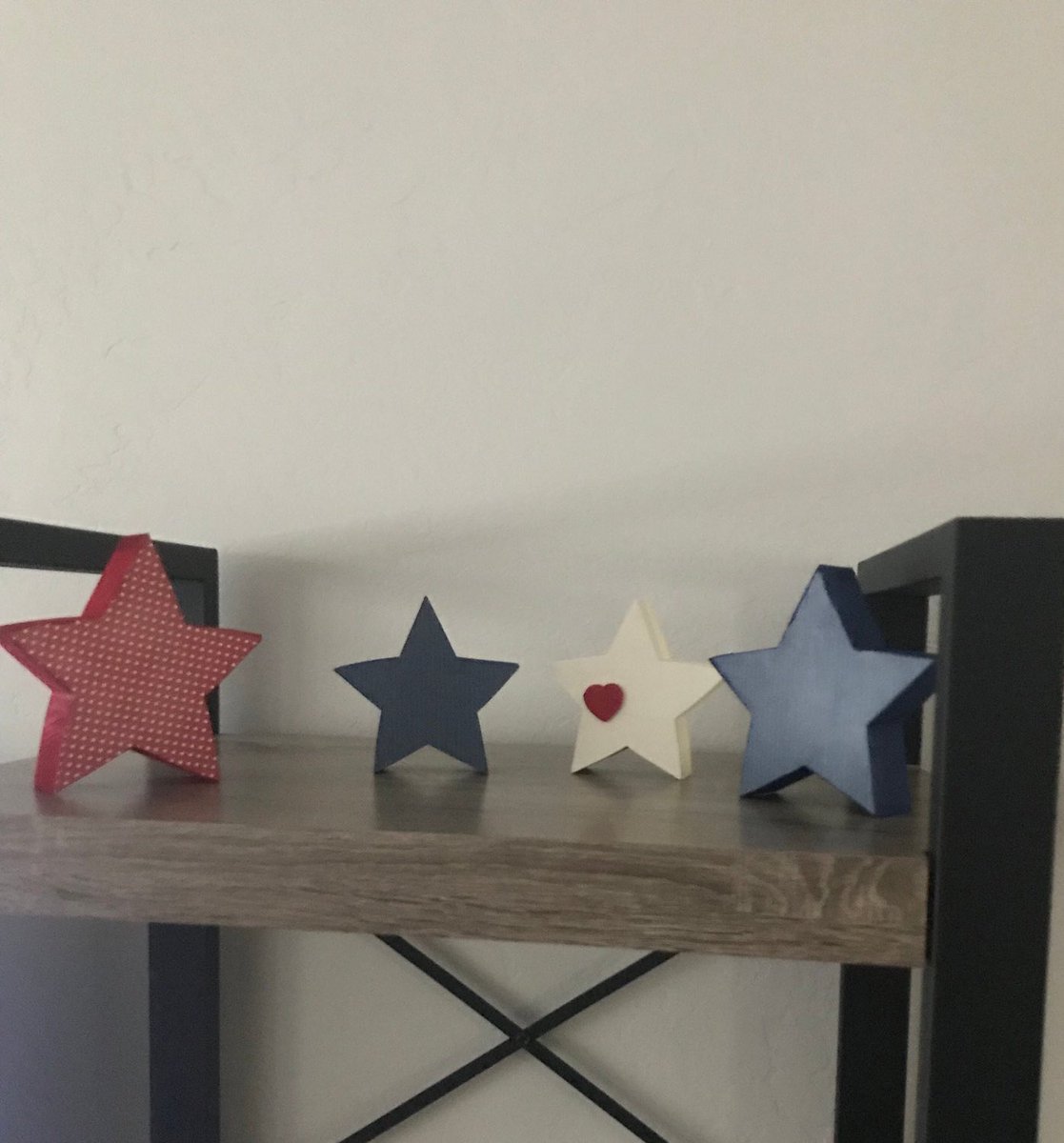 EmilyBa06558994's tweet image. Excited to share this item from my #etsy shop: Patriotic Wood Standing Stars! #independenceday #finishproduct #livingroom etsy.me/3zRCHk2