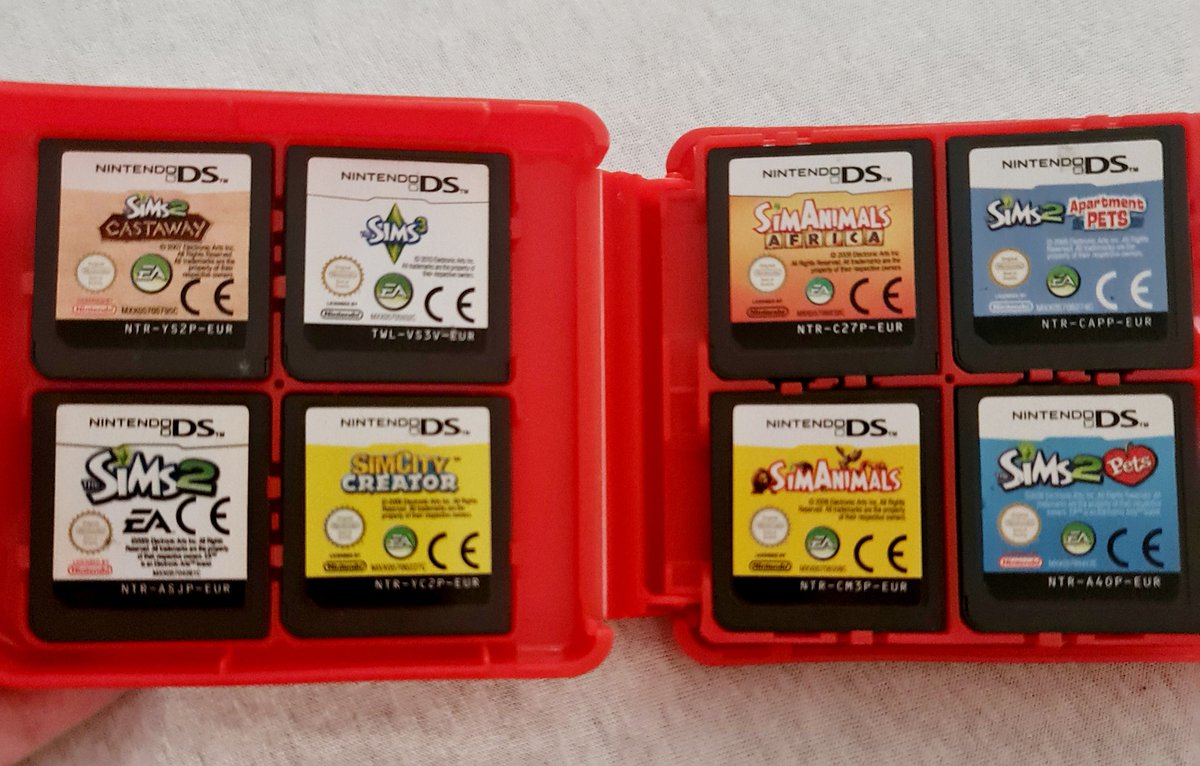 MatchaY2K's tweet photo. Je vous présente ma collection de jeux Nitendo DS 😊 (Suite des photos en commentaires) Vous pensez qu'il me manque quel titre ? 

#nitendo #ds #nitendods #3ds #AnimalCrossingnewleaf #animalceossingwildworld #nitendogs #mysims #sims2 #sims3 https://t.co/ixvnGJ3D6n