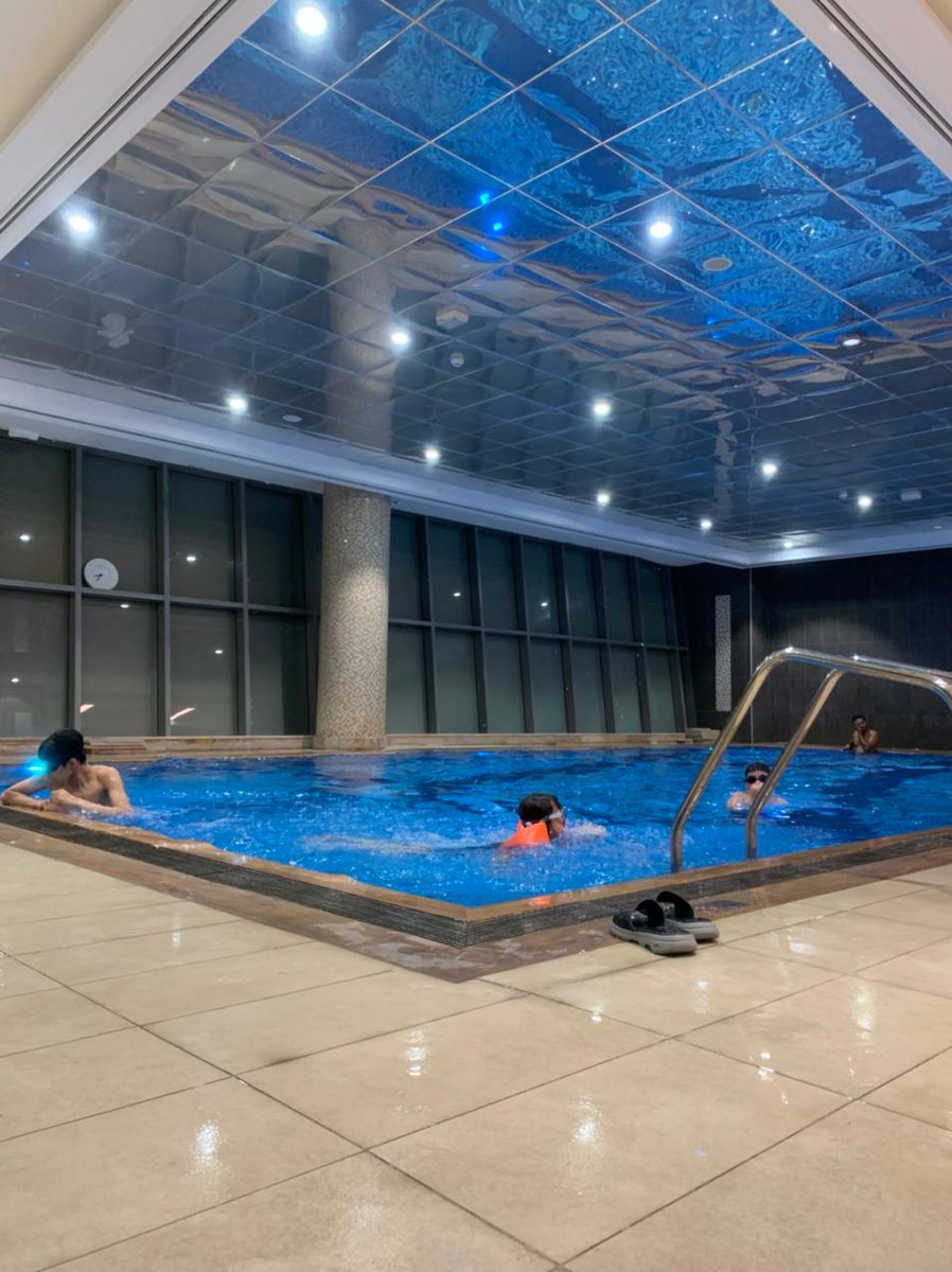 Lifelinegym's tweet photo. At Lifeline, you have the luxury of indoor and outdoor pools, Jacuzzi, Children Pool and opportunity to learn and hone your swimming skills.
#weightloss #gym #fitness #aerobics #zumba #HIIT #yoga #ladiesgym #spinning #groupcycle #pool #swimming #swimmingclasses #swimmingpool https://t.co/4IrAliYRqZ
