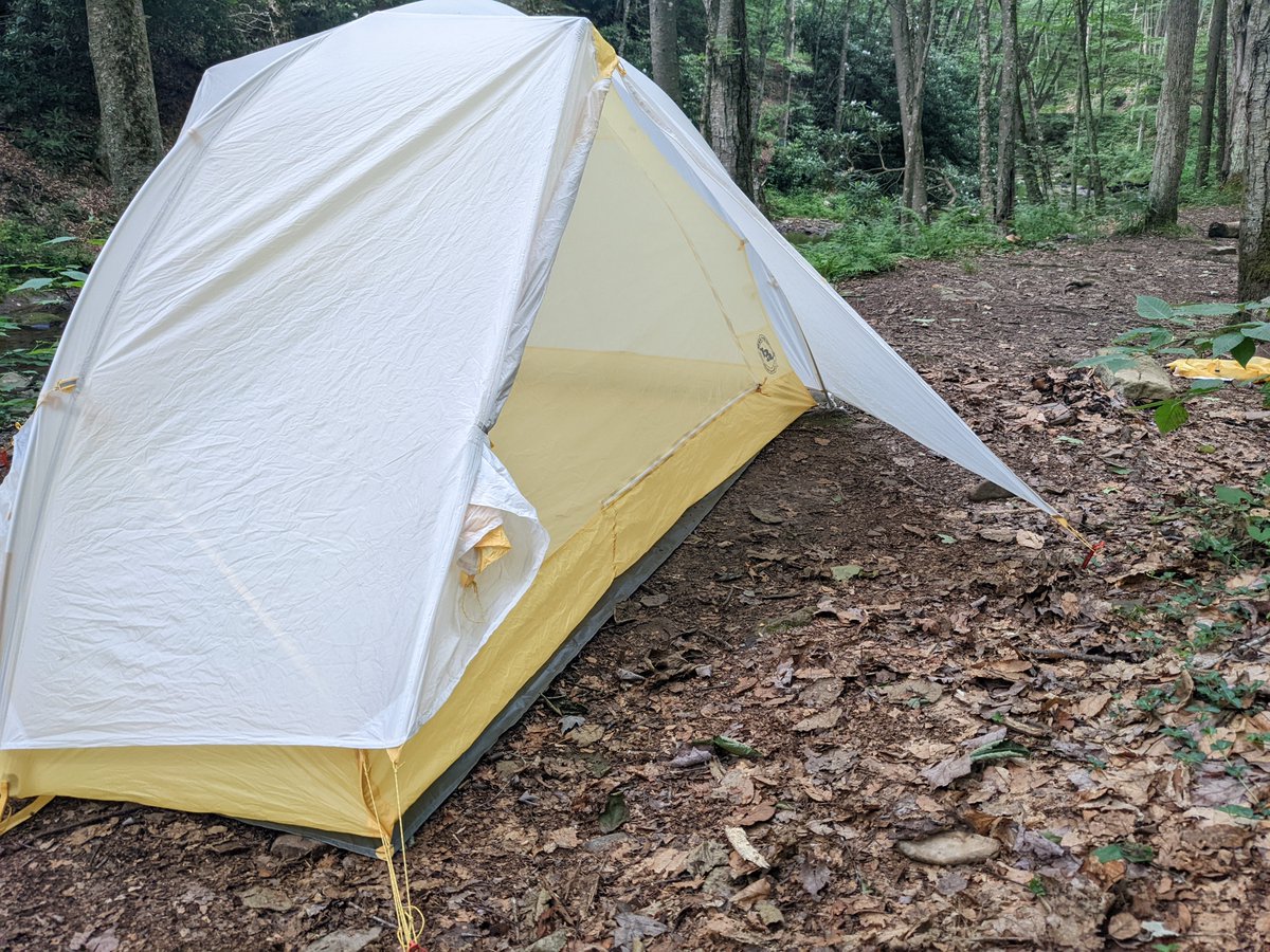 tentside's tweet photo. New tent, who dis? 

Bought my @Big_Agnes Tiger Wall on a whim, but now it's my favorite #tent. See why: https://t.co/4VpIF0R89B

#sleepinthedirt #backpacking #gearreview #outdoorliving https://t.co/227PhmF3Rz