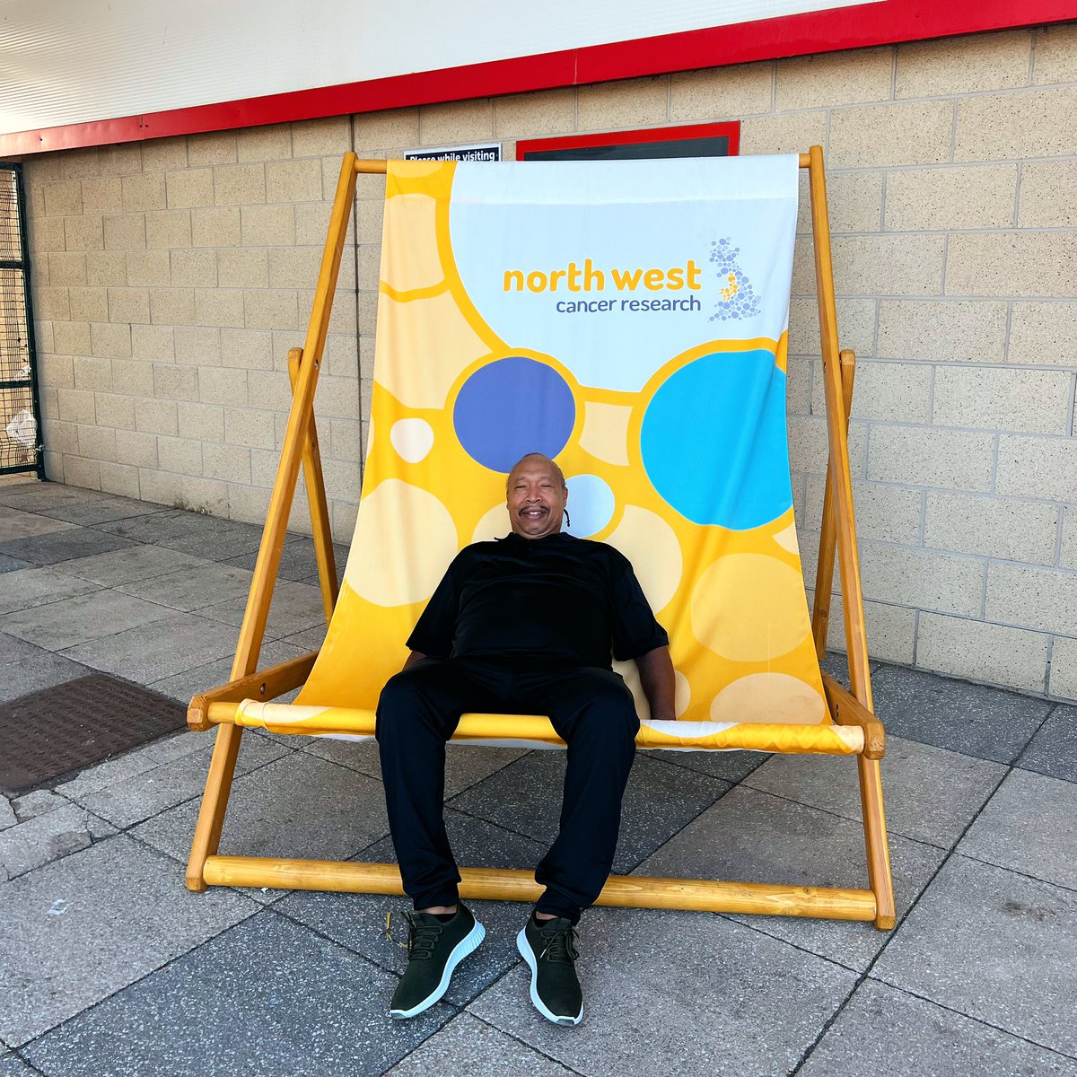 NorthWestCancer's tweet photo. We’ve loved chatting to everyone today at Ocean Plaza in Southport about #sunsafeskin and making sure they’ve got plenty of @SunSenseUK sun creams to stay protected! https://t.co/ZfaUK034Z9