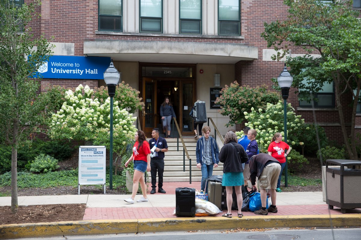 Interested in helping your fellow #BlueDemons move into the residence halls this fall? Sign up as a volunteer with the Doorstep Demons Move-In Crew by Aug. 5! resources.depaul.edu/newsline/secti…