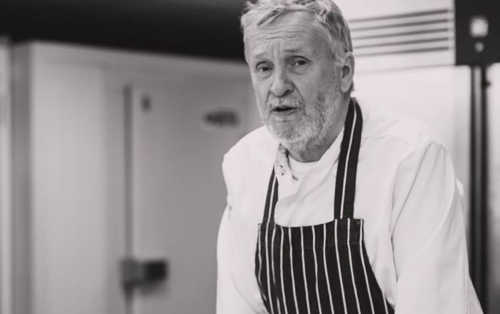 GoodFoodGuideUK's tweet photo. We’re saddened to hear about the passing of Alastair Little. Drew Smith, a previous editor of The Good Food Guide, once described Little’s Soho restaurant as 'the finest café in the country.' https://t.co/lEgzSvkjYe