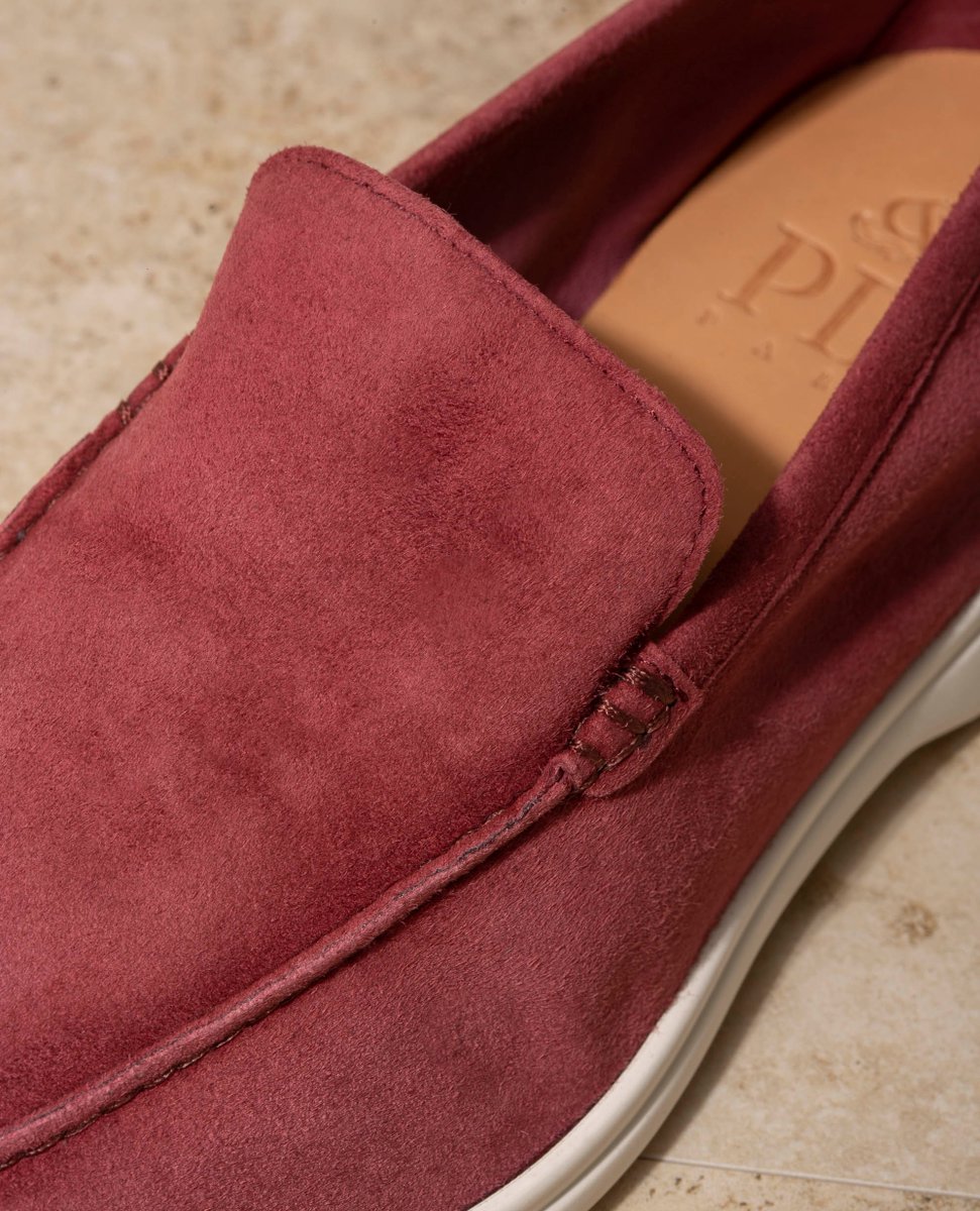 ParmaPini's tweet photo. Our loafers come in a variety of summer appropriate shades including a vibrant bordeaux hue.
https://t.co/nRjkp9ztsi
#piniparma #summerinparma #loafers #mensfootwear #slipon #suede #leathershoes #menslooks #elegantlook #gentleman #dapperlydone #summershoe #classyshoes https://t.co/14AQDYZKSk