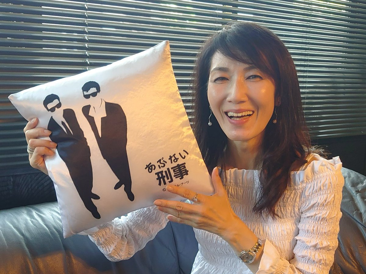 CinemaBarRadio's tweet photo. この番組公式ツイッターも
最後まで右肩上がりのフォロワー数に励まされました
最後まで応援いただき、ありがとうございました！
また長谷部香苗さんのお声をお届けできる日まで
皆様どうぞお元気で https://t.co/QNURfrJnwR