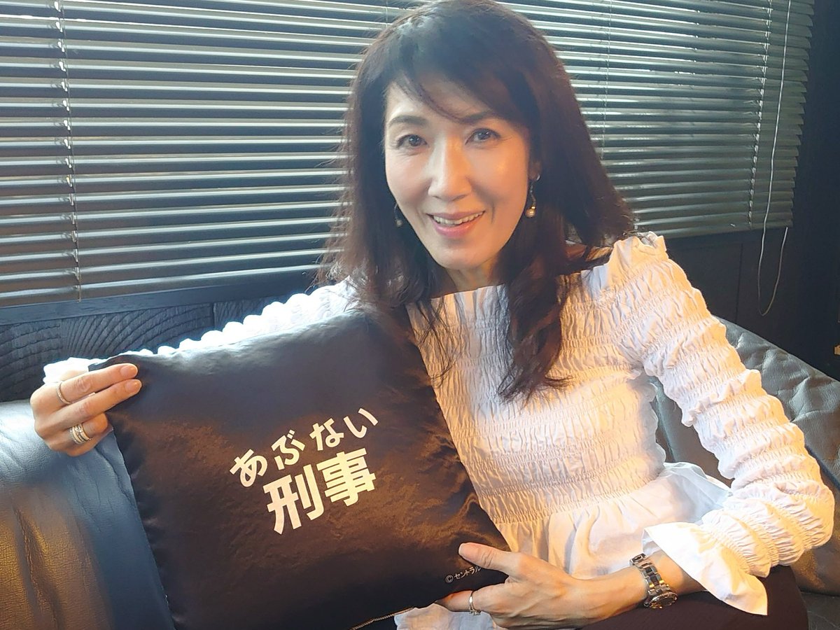 CinemaBarRadio's tweet photo. この番組公式ツイッターも
最後まで右肩上がりのフォロワー数に励まされました
最後まで応援いただき、ありがとうございました！
また長谷部香苗さんのお声をお届けできる日まで
皆様どうぞお元気で https://t.co/QNURfrJnwR