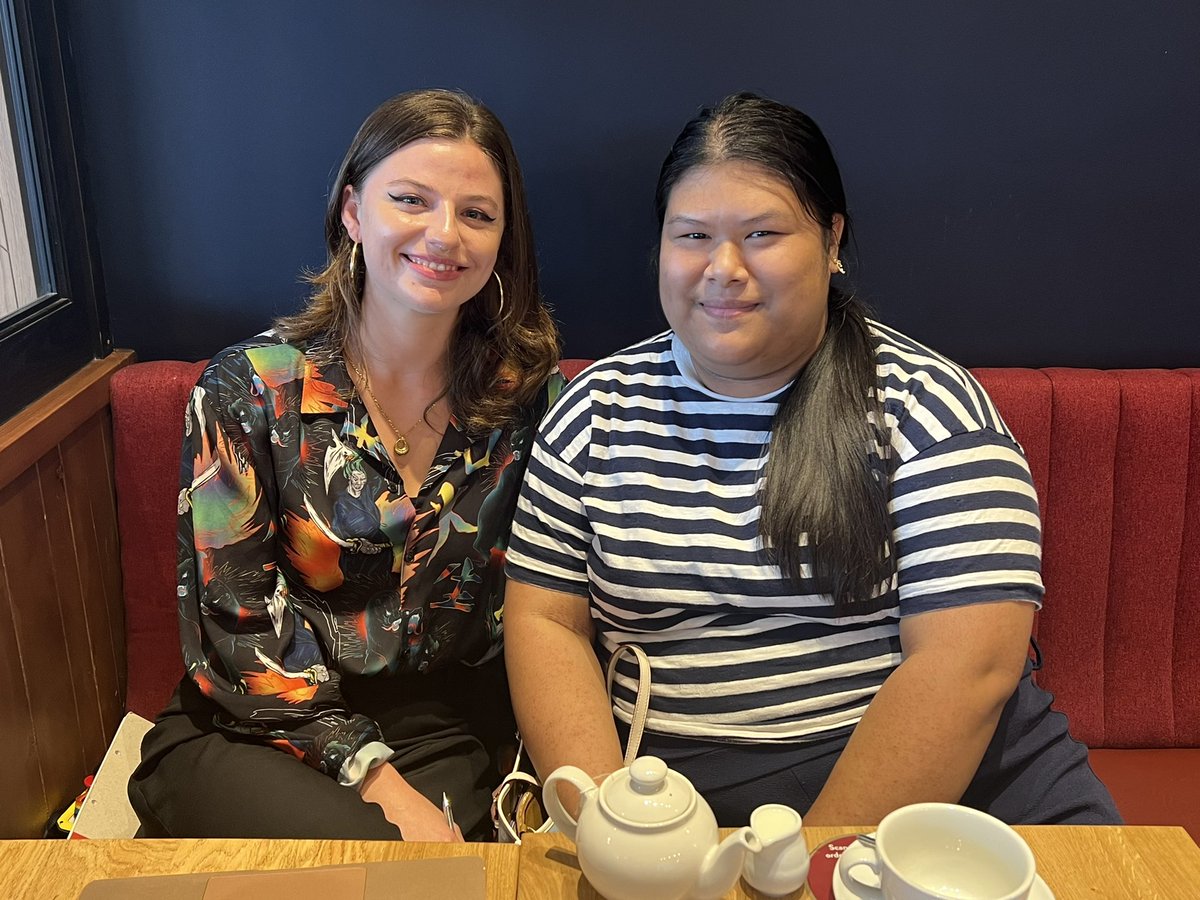 iungo_solutions's tweet photo. Our Content Creator (Jessie) and Employee Experience Executive (Ploy) are working from @teamwaterton today! 

Whilst we are digitally native, we love the opportunity to get together over a coffee and a cake ☕️ 🍰 

#teambuilding #digitallynative #hybridwork https://t.co/dX2PtOVUPT