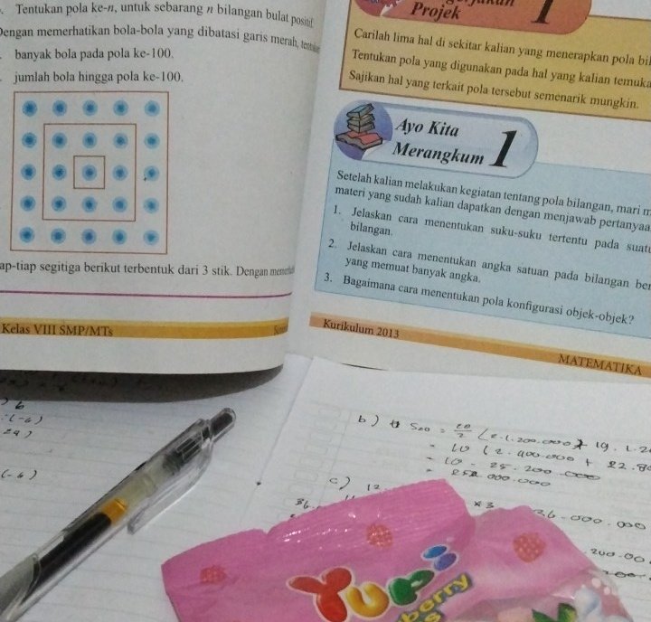 flwrdayy's tweet photo. [030822]
latihan soal matematika &amp; latihan presentasi agama😵😵😵 https://t.co/vnnsTd4Da6