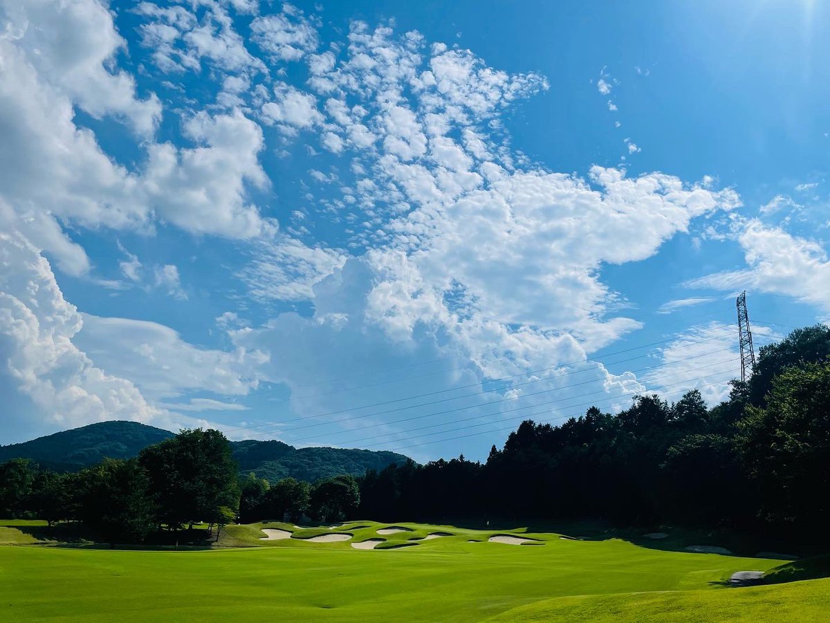 BB_Y's tweet photo. ゴルフ⛳️
前半は絶好調だったものの
後半暑すぎて集中出来ず
ボロボロでした🥵💦
ラウンド中の飲み物やアイス
お昼のアルコール飲み放題や
ヨーグルトなどのサービス最高でした😋👍
#ゴルフ
#イーストウッドカントリークラブ
#暑すぎてバテバテ
#サービス満点
#OUT50
#IN42 https://t.co/UMnpMyKUJB