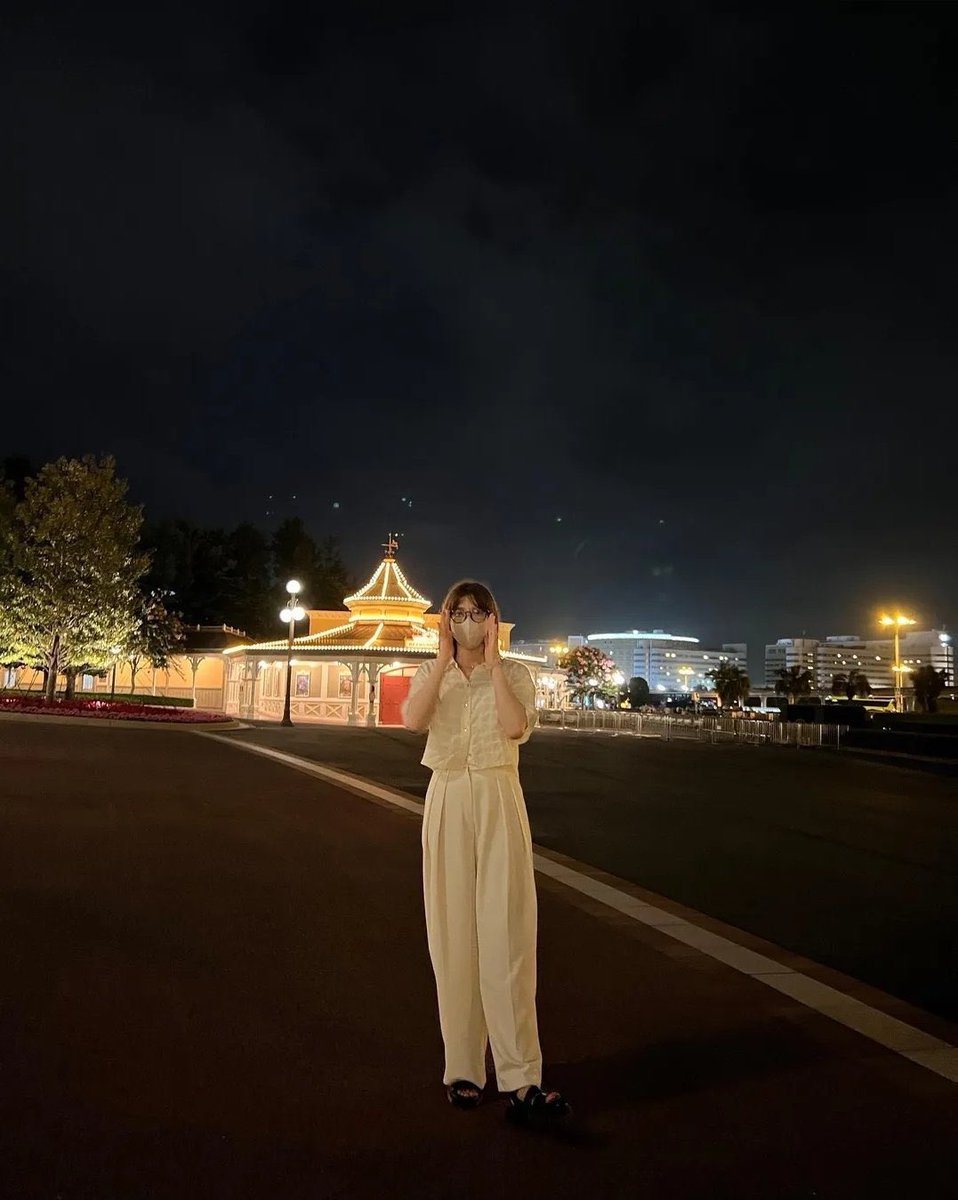 Ren0810_'s tweet photo. 眼鏡かけてる理佐ちゃん可愛い〜
 #risagram https://t.co/b39FVtVGBH