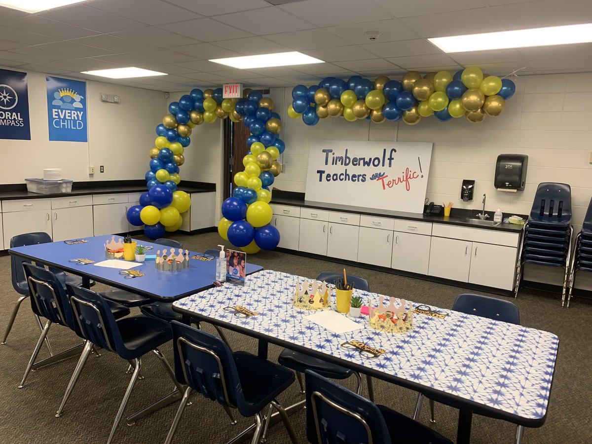 dolanreads's tweet photo. Wow! We are looking good at 50! We are excited to start the new school year and our 50th Anniversary of @TerraceElem! Check out this room of amazing educators! Thank you to all the school and PTA volunteers who made our updated MPR beautiful! @SBISD https://t.co/Gz2Dn0fnlG