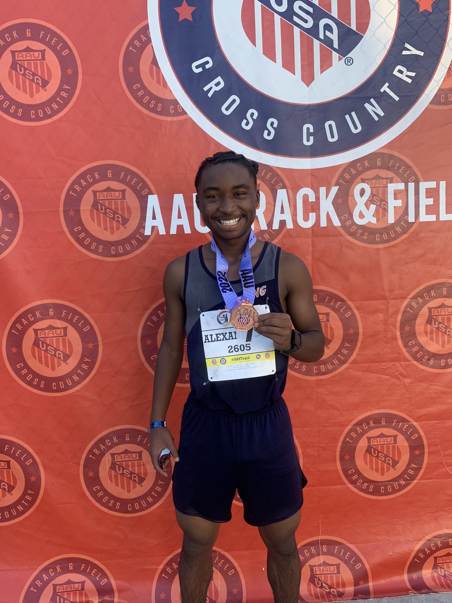 CeceSimmons406's tweet photo. Officially 7th in the NATION in the 2000m steeplechase and bringing back a national medal! Congratulations La’Ron @OttTempleISD @TempleISD @templewildcats https://t.co/zSoyh6rEpu