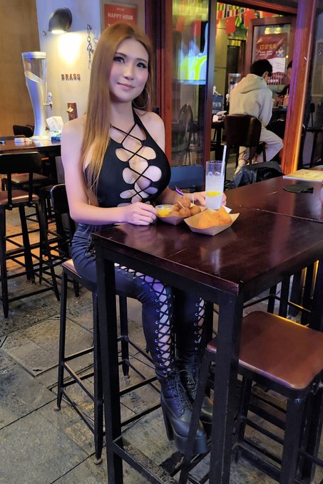 Ok and a few favorite pics for #NationalBoobDay in a separate thread so people can RT the other one without<a href="/tag/nationalboobday"class="tags">#NationalBoobDay</a>