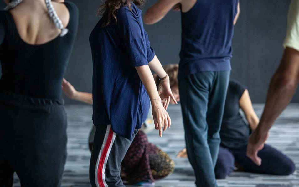 NorwichTheatre's tweet photo. This September, for an hour each Thursday, come and wind down from life’s daily stress with meditation, gentle dance movements and breathing techniques. 🧘
📅 8 Sep - 6 Oct
✨ Find out more - https://t.co/FgaKMVe0Jy

#Norwich #Norfolk #Activity https://t.co/XduCprx3Iw