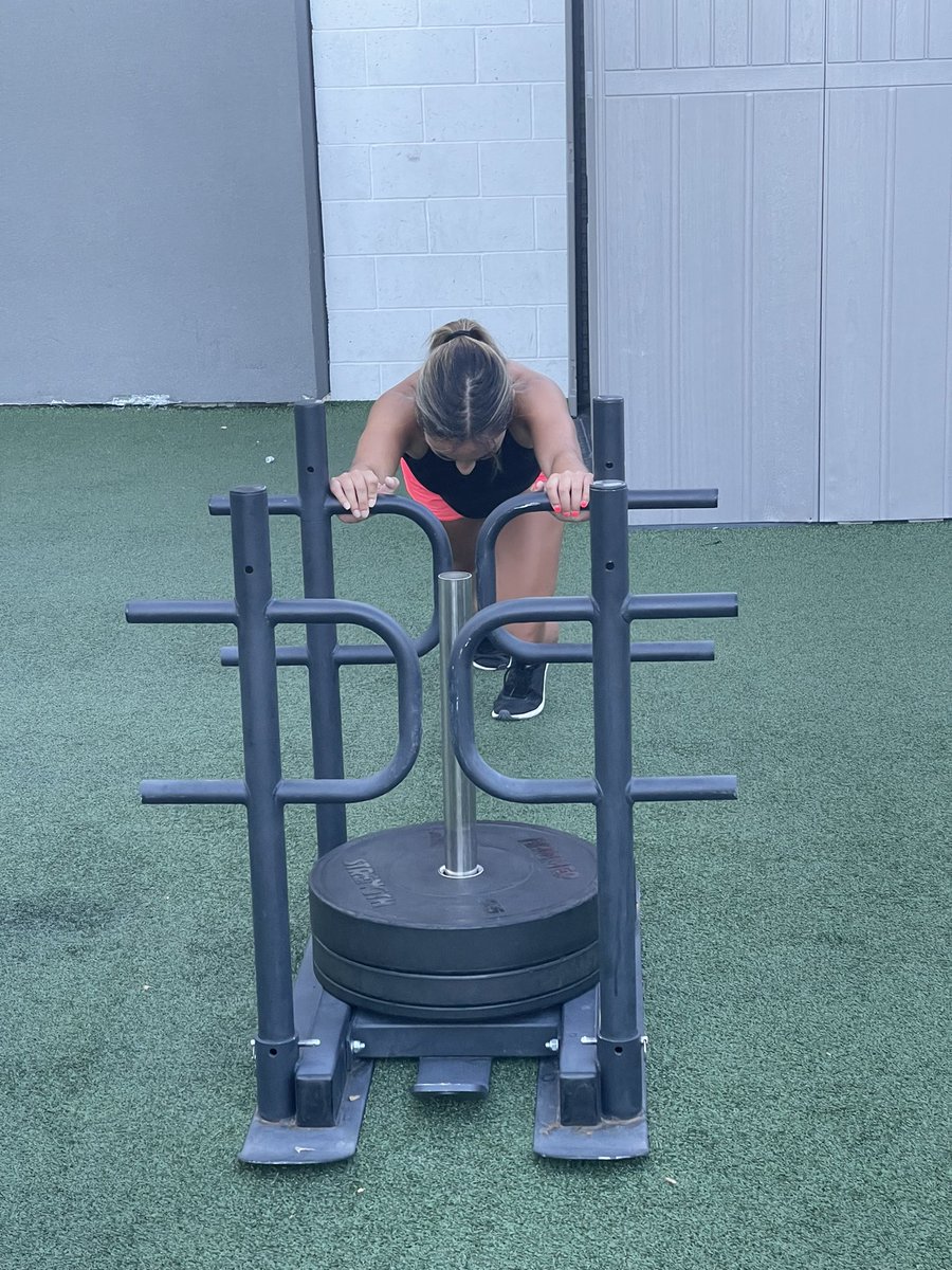 leahvarela_4's tweet photo. Good morning! Have a great day everyone🌅💪 #5AMWorkouts #Grind #StrivingForMore #PositiveMentality https://t.co/FPBi0IyEdn