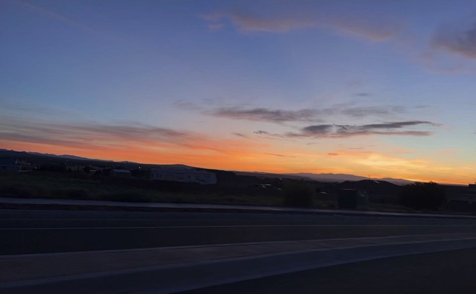 leahvarela_4's tweet photo. Good morning! Have a great day everyone🌅💪 #5AMWorkouts #Grind #StrivingForMore #PositiveMentality https://t.co/FPBi0IyEdn