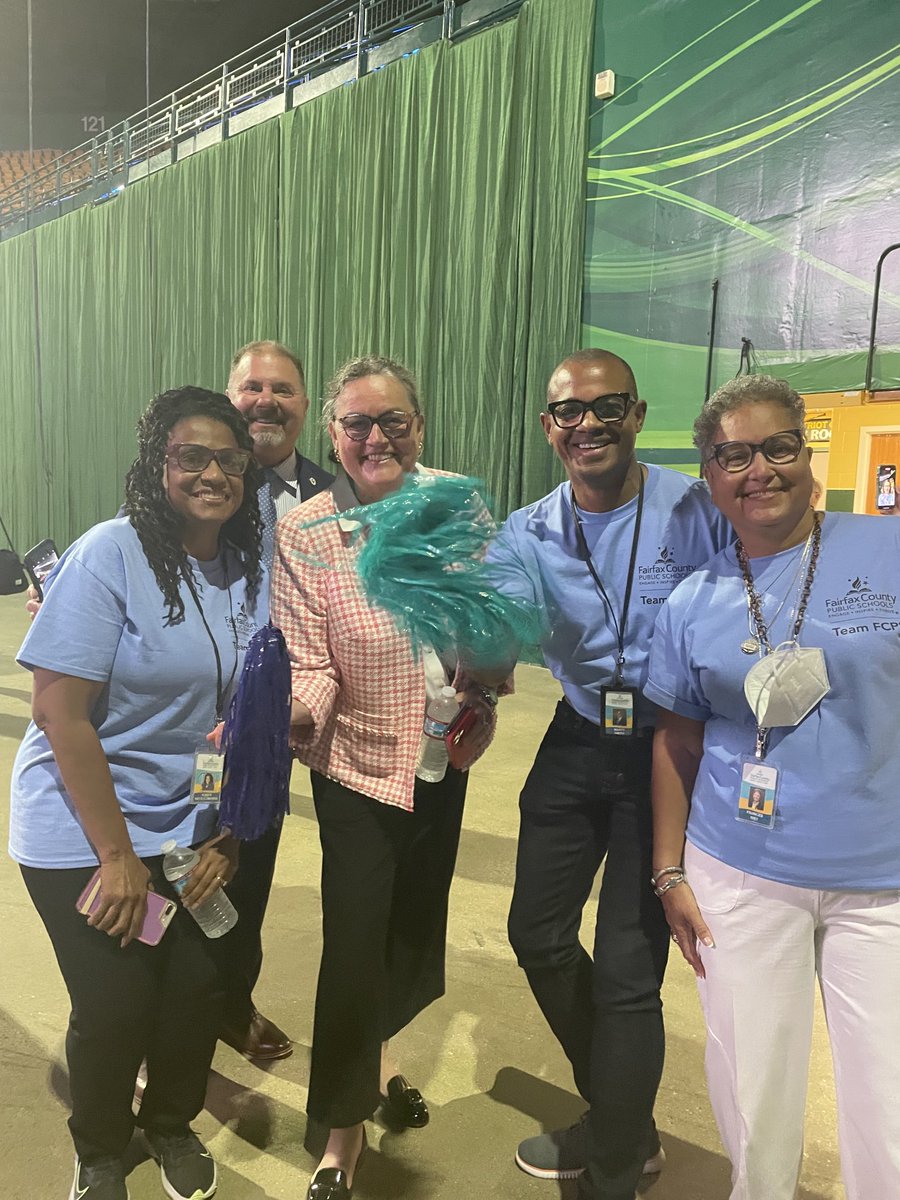 AmieliaMitchell's tweet image. #leadership kickoff ready