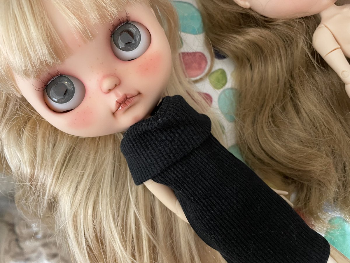 mirutan1222's tweet photo. 新しい子♡

この子は経年劣化で
加水分解していてベタベタ。

ビックリしたけど
元通りに戻さなくちゃ…という気持ちになり現在にいたる。

#カスタムブライス https://t.co/H3pjz4986b