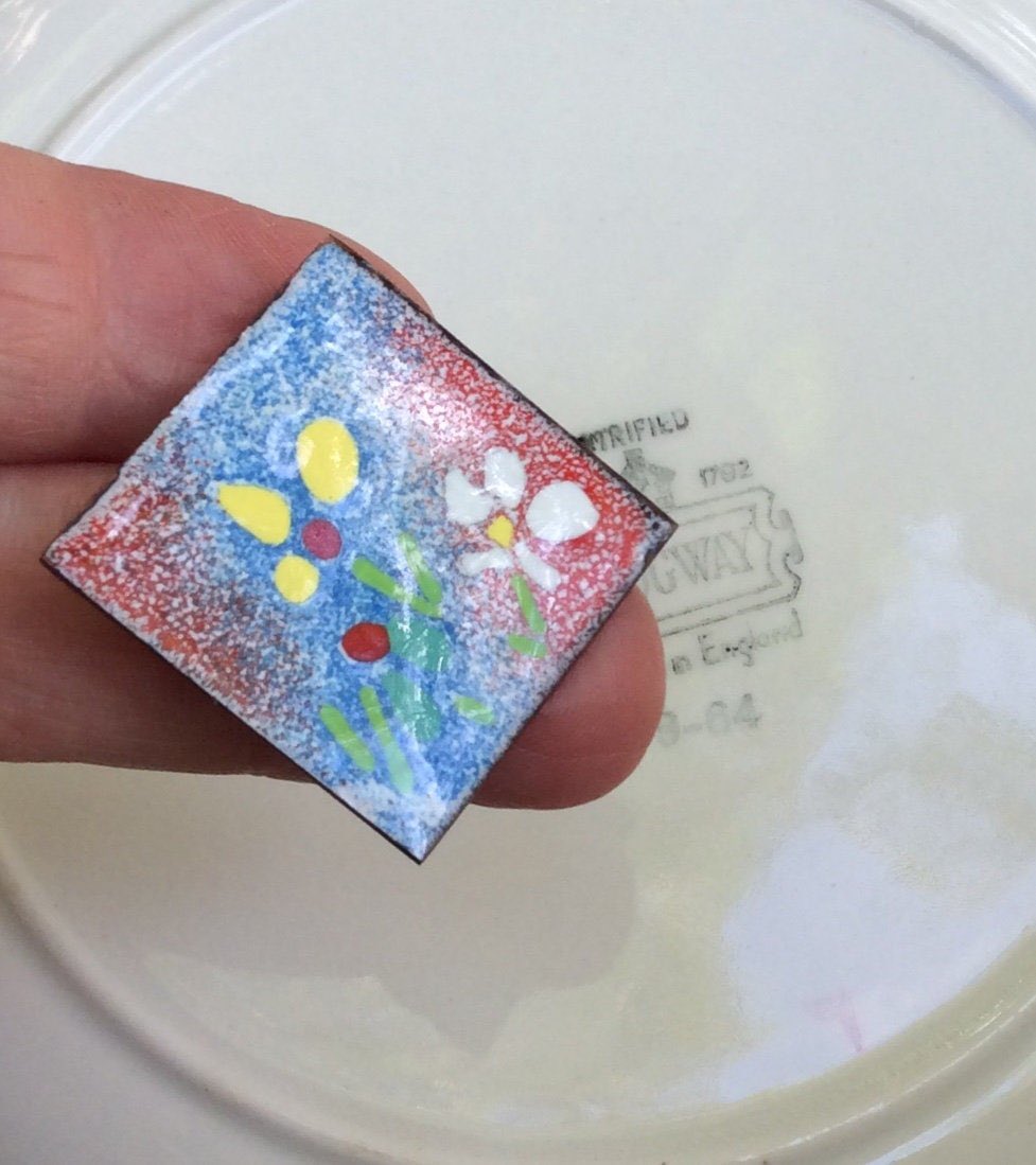 GothicGlass's tweet photo. Excited to share the latest addition to my #etsy #etsyjewelry #etsycanada shop: #Vintagejewelry #CloisonnéBrooch #FloralEnamelBrooch #OOAKjewelry #80sfashion #CopperBrooch #Handmade #Canada #CrowVanity 🇨🇦 #freeshippingsale https://t.co/MrpkouensO https://t.co/Z8daKtvT1i