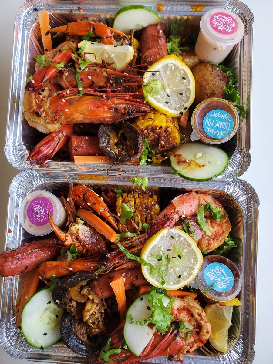 Bruvee's tweet photo. Ordering for seafood from Makoko fish market. Can't wait to make bbq fish for myself this evening 🥰😍🤩... Meanwhile we have seafood boil platters #20,000 for 4L trays and #6,000 for single portions cc:@FoodTemplars https://t.co/b3ORXUszT0 https://t.co/Hp2cZsUu2C