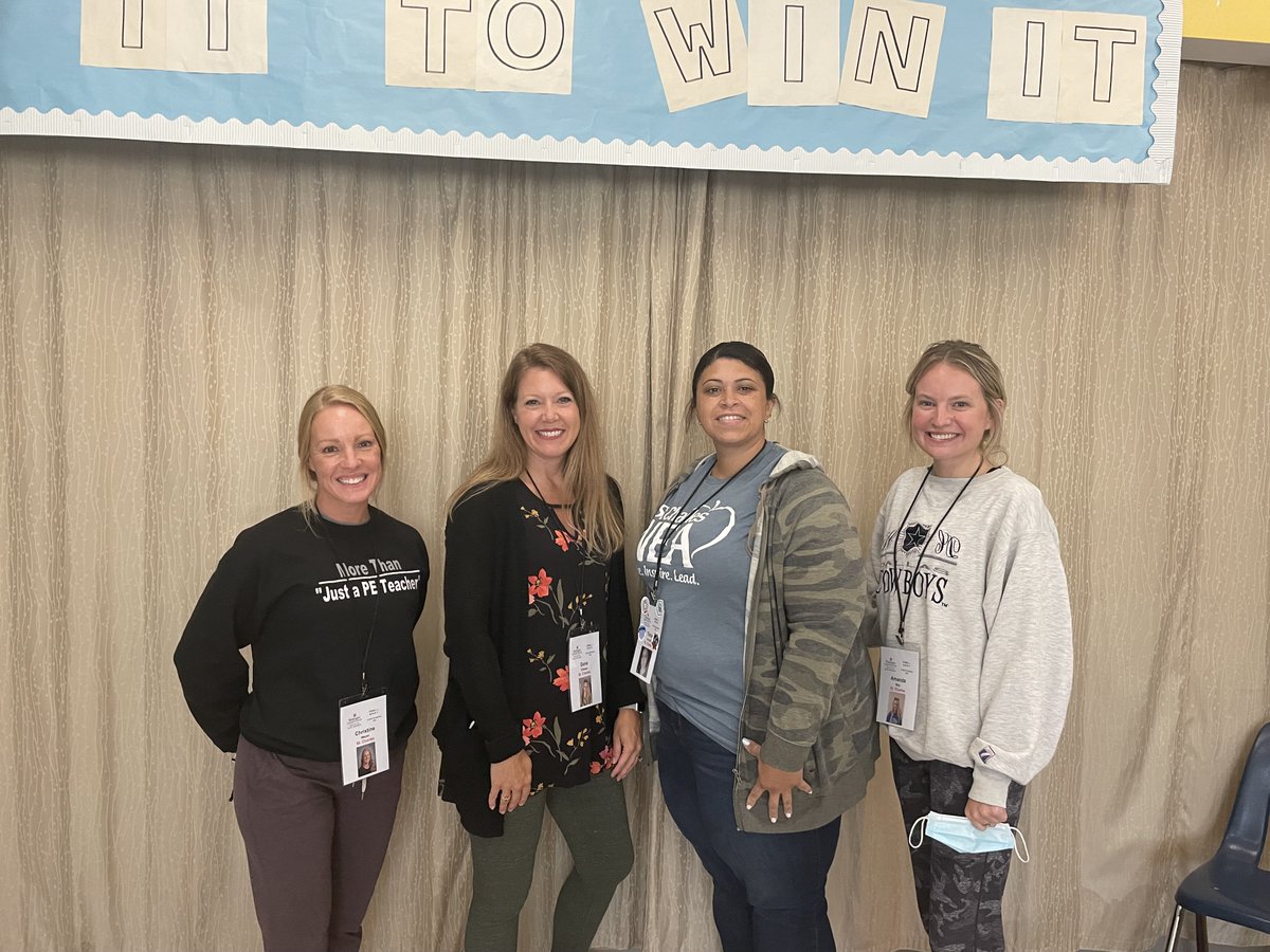 StChasCitySch's tweet photo. Four teachers from the City of St. Charles School District participated in the STEM Teacher Quality (TQ) Institute, a two-week intensive STEM learning opportunity made possible through STEMpact and the Institute for School Partnership at Washington University in St. Louis (ISP). https://t.co/VF6UAD96Jp