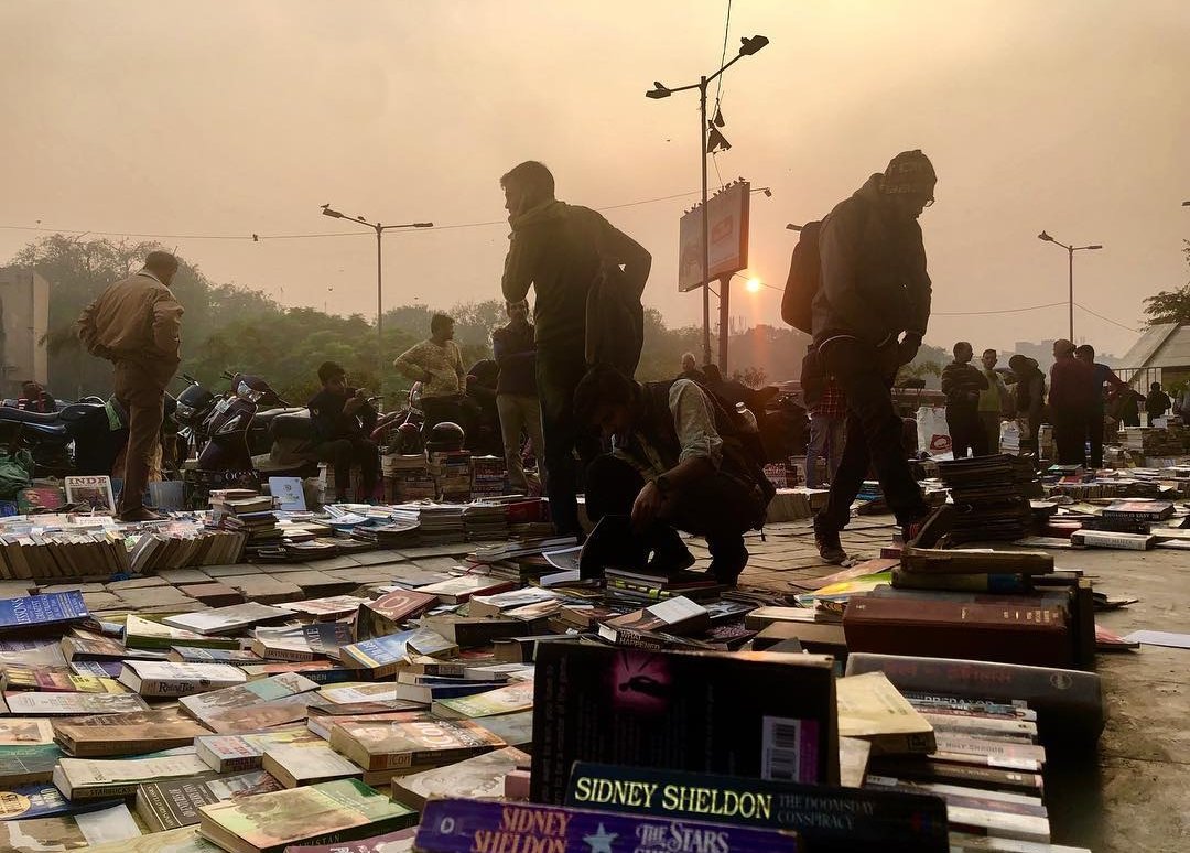 Daryaganj book market

#book #books #daryaganj #Delhi