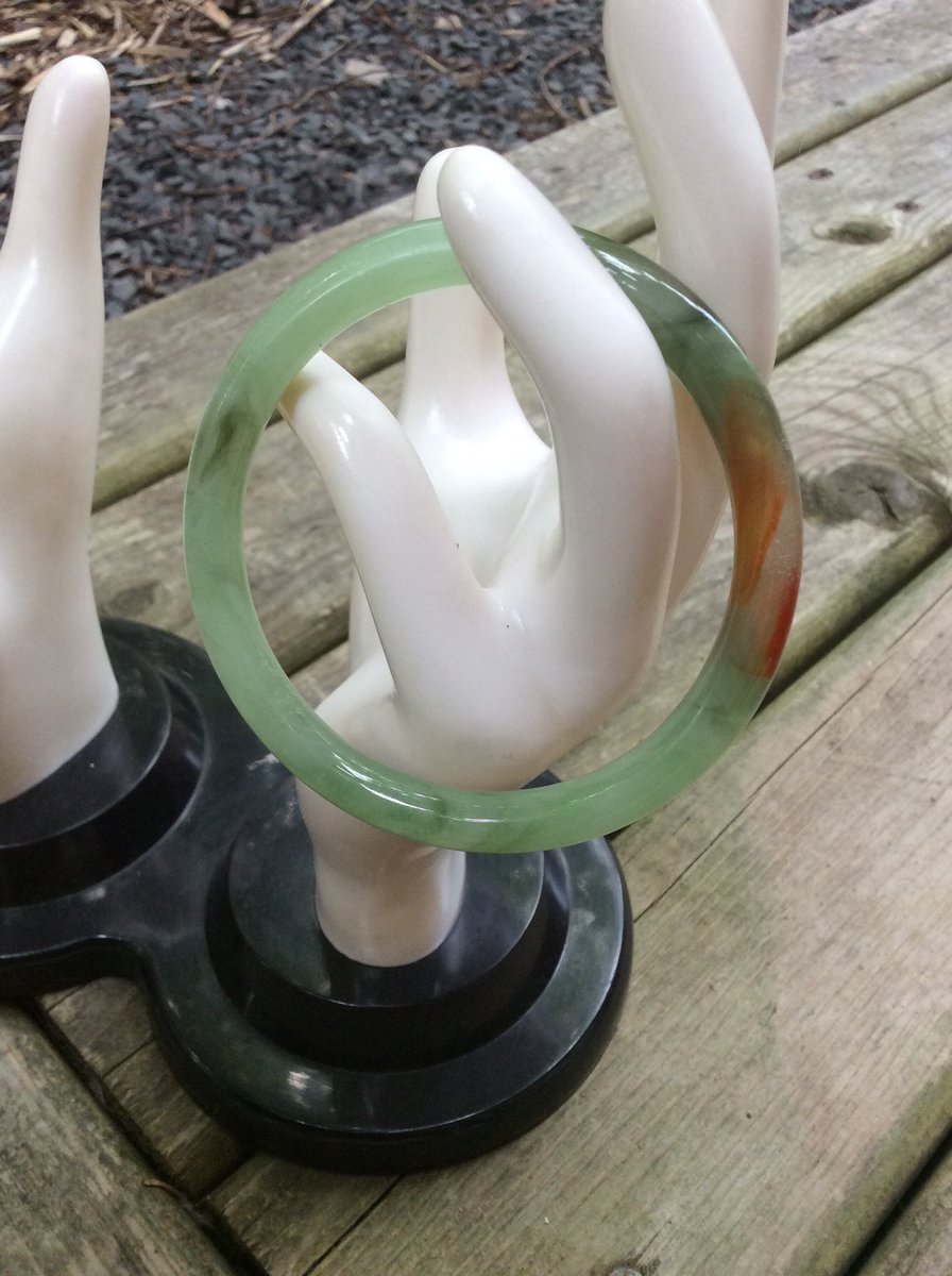 GothicGlass's tweet photo. Excited to share the latest addition to my #etsy #etsyjewelry #etsycanada shop: #Vintagejewelry #GreenMarbledBangle #etsySALE #OpalGlassBangle #GreenStoneBangle #80sJewelry #Canada #CrowVanity #FreeShippingsale 🇨🇦 https://t.co/2tPAjaHx92 https://t.co/PGG9pYaFJI