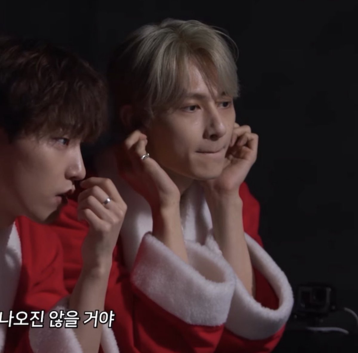 wonhuiful's tweet photo. jun kept covering his ears in case something scary pops up https://t.co/Gg6LAmx7Q8