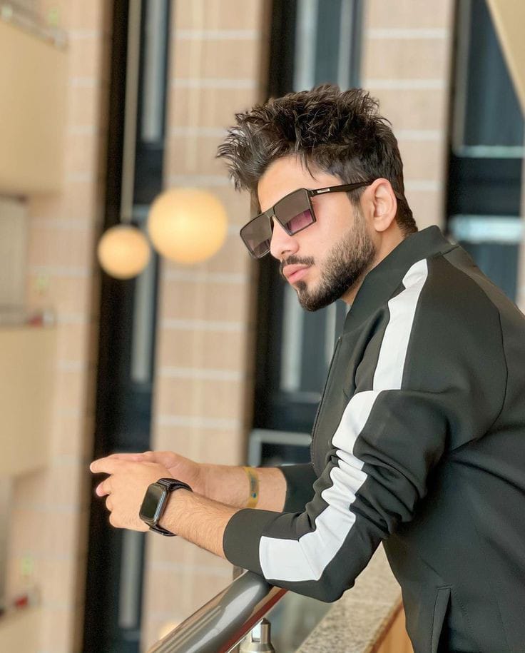 Yine sizlerleyim 
#esenyurt 
#esenyurtgay 
#esenyurtpasif