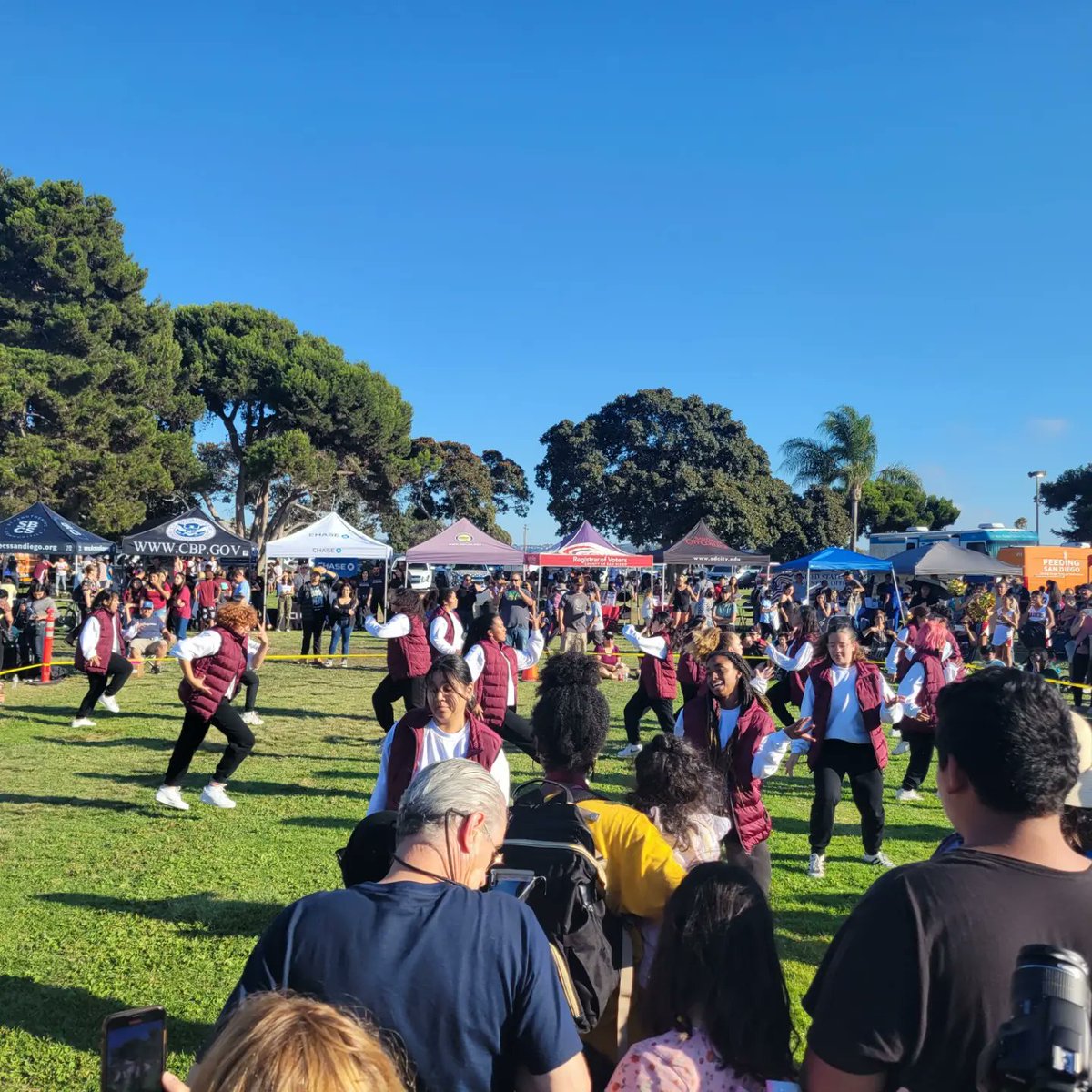 MOHMsScott's tweet photo. #NationalNightOut last night at Egger Park! A community walk, an info/resource fair, dedications to Officer Jaime Huntley-Park, a performance by Southwest High dance crew, and ran into the @SOMBuccaneers Admin team and @aymeemar and her ASB! 🤗 I love to see our @SUHSD family! 🙌🏽 https://t.co/764GR7liwq