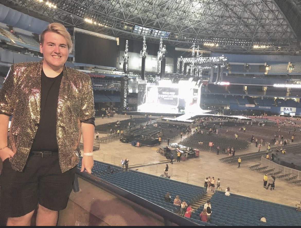 repuNathan13's tweet photo. Omg :((( it’s been… 4 years… #reptourToronto @taylornation13 @taylorswift13 https://t.co/b1U6eMknnO
