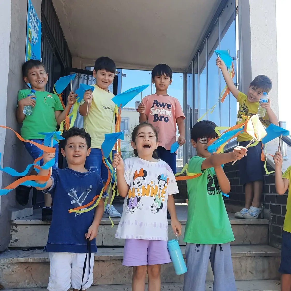 EyupsultanMem's tweet photo. Şu tatlılığa bakar mısınız 🥰❤️

Öğrencilerimiz yaz anaokullarımızda hep birlikte eğleniyor, öğreniyor ve keşfediyor. 🎈🕺🏻🏃‍♀️🎵🎨🎭

📍 @AsiminNesliiho

@tcmeb @memleventyazici @alperasimozer @istanbulilmem
@okuloncesi34MEM https://t.co/AOq82fSWSh
