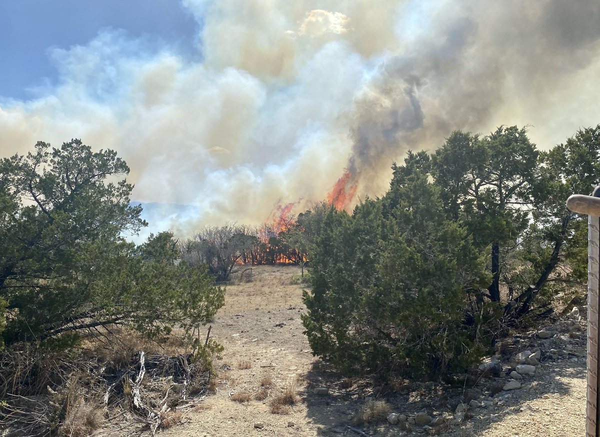 Conroe FF’s have been reassigned from the “Margarita Fire” in Bastrop County to the ”Smoke Rider” fire near Blanco Texas. #Bastropfire #Blancofire #Smokeriderfire #Texasfire #Wildfire #Margaritafire