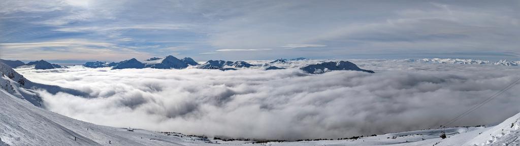 jbrry's tweet photo. Above the clouds from ski trips past. https://t.co/hY7iQsXQKN