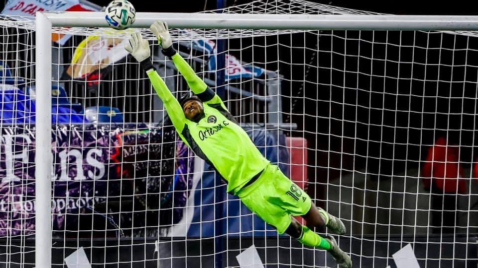 FatherOfBen's tweet photo. I saw the other Philly sports teams fanbases lamenting all the #1 picks who didn’t pan out. This TWEETS for the ones who stay and are LEGENDS of their sport! #AndreBlake 🧤 https://t.co/WrguzLCJYj