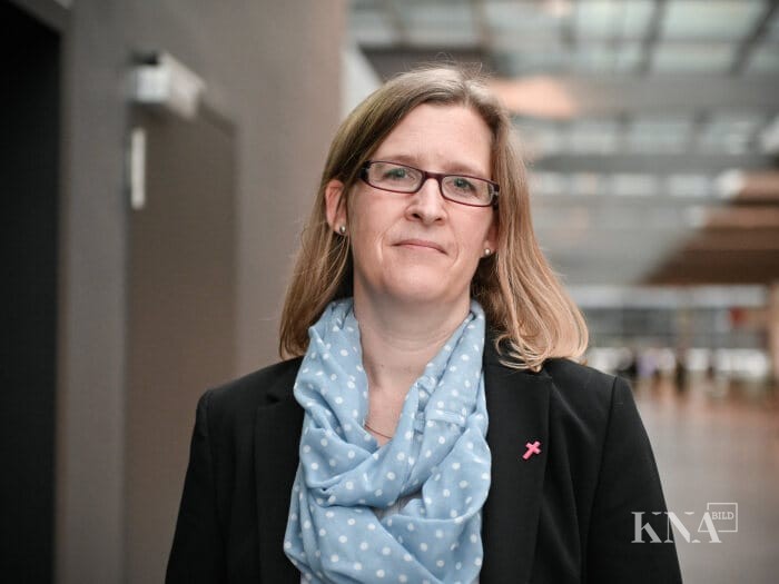 KNA_Newsroom's tweet photo. Theologian Julia #Knop said women should be admitted to priesthood in Catholic Church. The ordination of women was only a question of power. Religious philosopher Hanna-Barbara #Gerl-Falkovitz defended the existing rule that only men may be ordained priests. https://t.co/flg1JxCeqQ