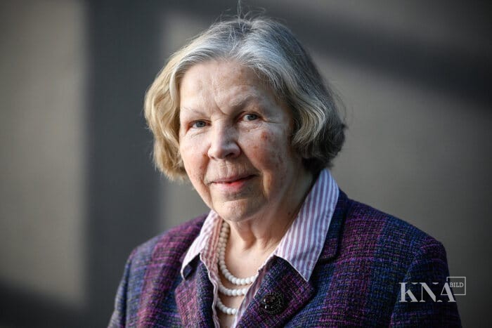 KNA_Newsroom's tweet photo. Theologian Julia #Knop said women should be admitted to priesthood in Catholic Church. The ordination of women was only a question of power. Religious philosopher Hanna-Barbara #Gerl-Falkovitz defended the existing rule that only men may be ordained priests. https://t.co/flg1JxCeqQ
