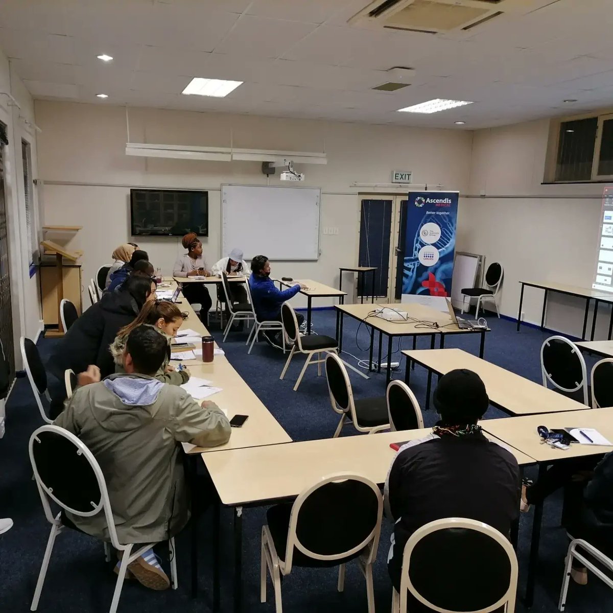 CMHRU_ZA's tweet photo. Thank you to The Scientific Group for hosting today's journal club on #DigitalPCR. It was a very informative session in which staff and postgraduate students had learnt alot. We hope to have you back for future talks👏#health #science #research #ascendismedical #journalclub https://t.co/nP9haSuNdz