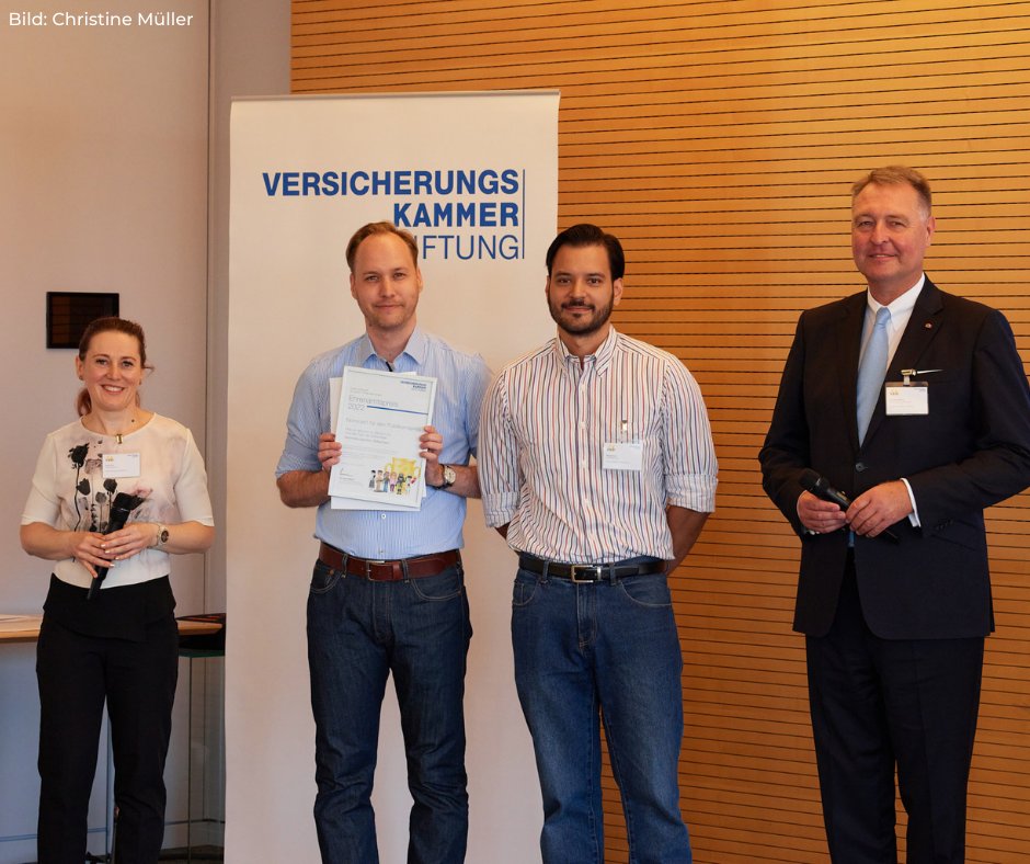 hvmzm's tweet photo. "Danke Ehrenamt. Für gestern, heute und morgen."

Unser ehrenamtliches Engagement wurde von der Stiftung der @VKS_Stiftung während ihres Ehrenamtsymposiums mit einem Preisgeld von 350€ gewürdigt. Dafür bedanken wir uns herzlich!

#danke #ehrenamt #balkantage https://t.co/X1nMHEkHEM