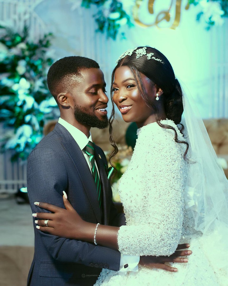 NewCreationNg's tweet photo. When two souls fall in love and choose to begin the journey of a thousand miles and more, Nikon would always be there to capture those beautiful moments

Taken by @greatness_pixel with Nikon D750📷
#newcreationnigeria #Nikonnigeria #Photography #bestcamera #nikoninnigeria https://t.co/cOMfJ5TLGt