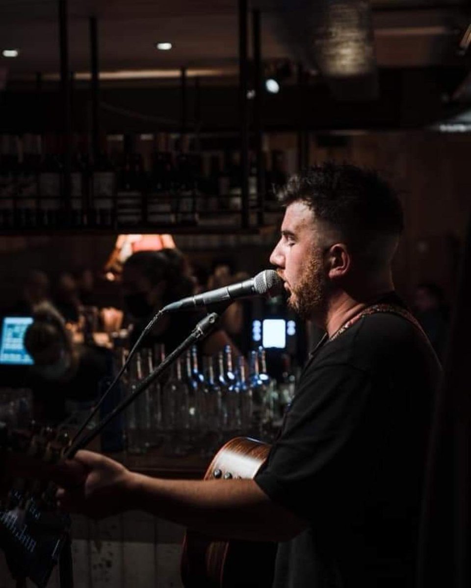 BushmillsInn's tweet photo. Don’t miss the live music in our #GasBar tonight, see you all at 9.30pm! #ChrisRobinsonMusic @TasteCauseway @VisitCauseway https://t.co/jDyZYRx4HH