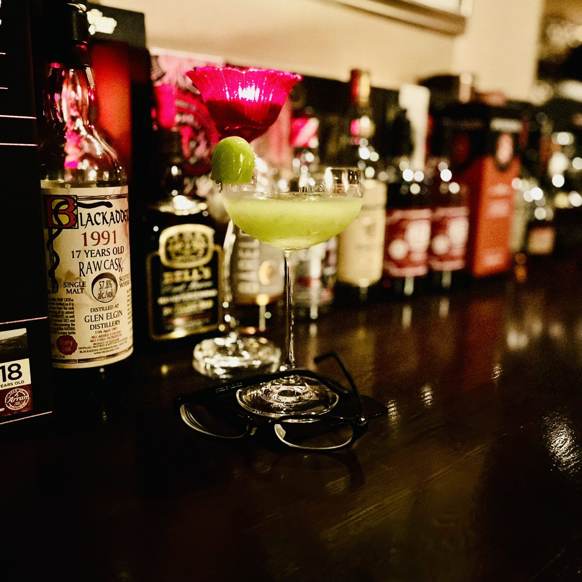 horoyoishokunin's tweet photo. マスカットのマティーニ。
フルーツの魔術師 中澤さん作🍸
#archbar
#北千住 https://t.co/waKVwpB2wW