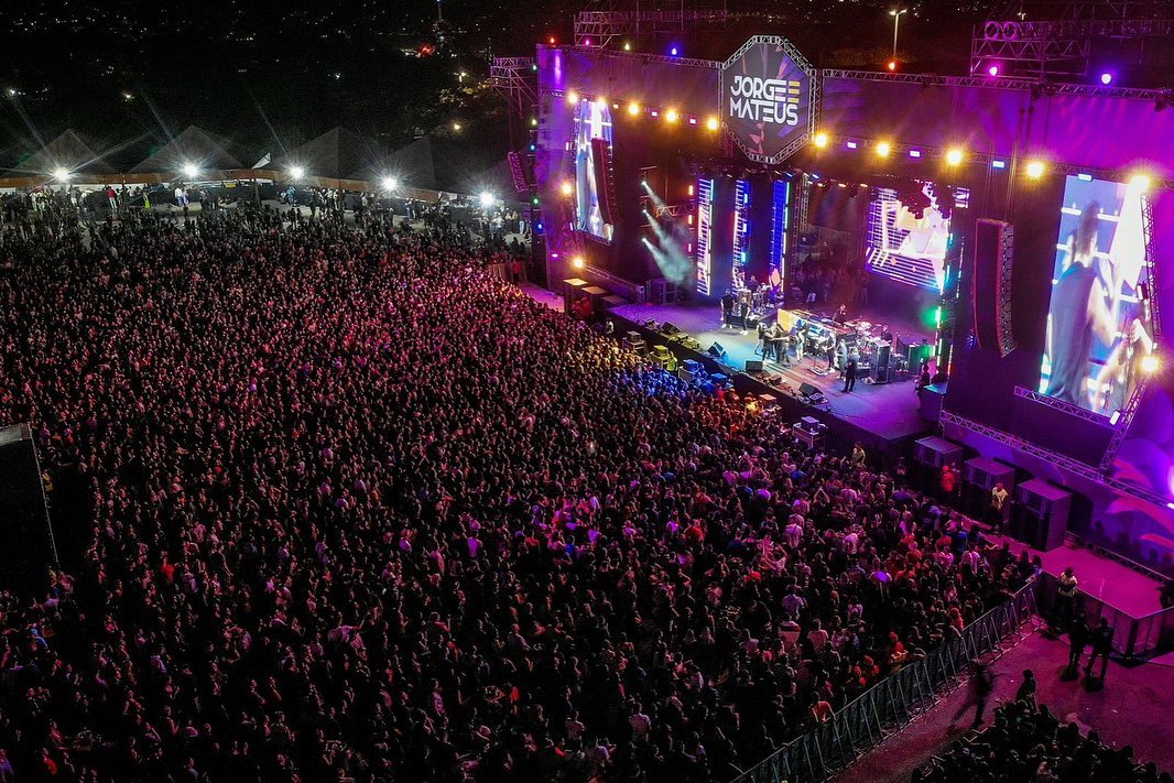 FeelingEventos's tweet photo. Foi sucesso total! 💥

Sábado (30.07.2022) o Mineirão ficou pequeno na primeira edição do Festival @jorgeemateus 🔥

Um evento emocionante assim não poderia ficar sem a nossa estrutura, não é mesmo? 😍✨ https://t.co/R1wjbLsNPt