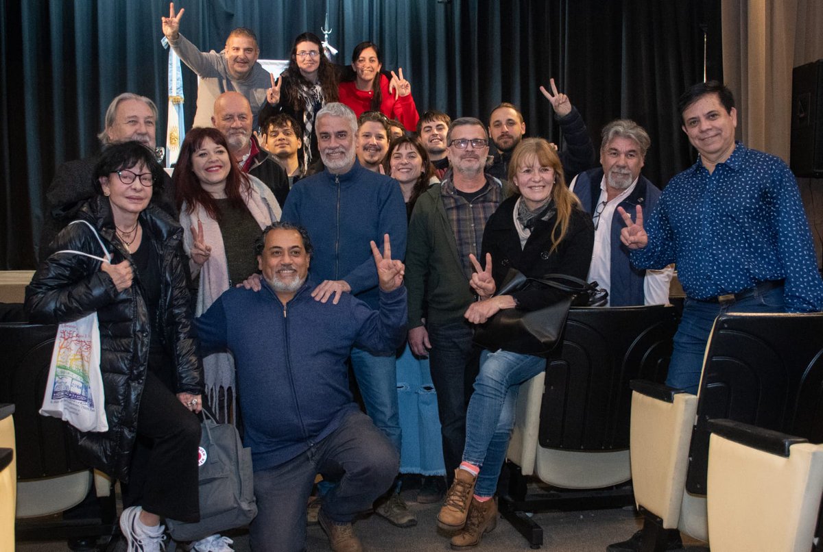 RobertoFeletti's tweet photo. 👉Ayer tuve el gusto de participar en la charla "Pandemia y guerra. La crisis global y su impacto en la Argentina", en el marco del Curso de Formación Política y Militante que organizan @cultura_apsee, @faticaprensa, @La13DeAbrilCP y el #OPEIR. https://t.co/N3KcNBY4UV