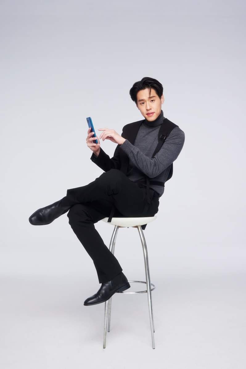whollynews tweet picture