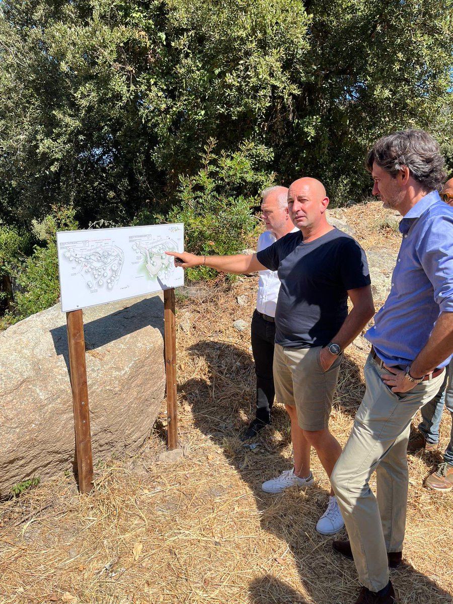 aue_corsica's tweet photo. 📸 Oghje, erami in Urtaca! Rencontre avec les élus de la @CCIRB et de la Communauté de communes Pasquale Paoli pour une visite d’#Urtaca et ses infrastructures : nouveaux logements communaux et moulin du village.
🚲 15 vélos à assistance électrique y ont récemment été installés. https://t.co/eelZVy6oox