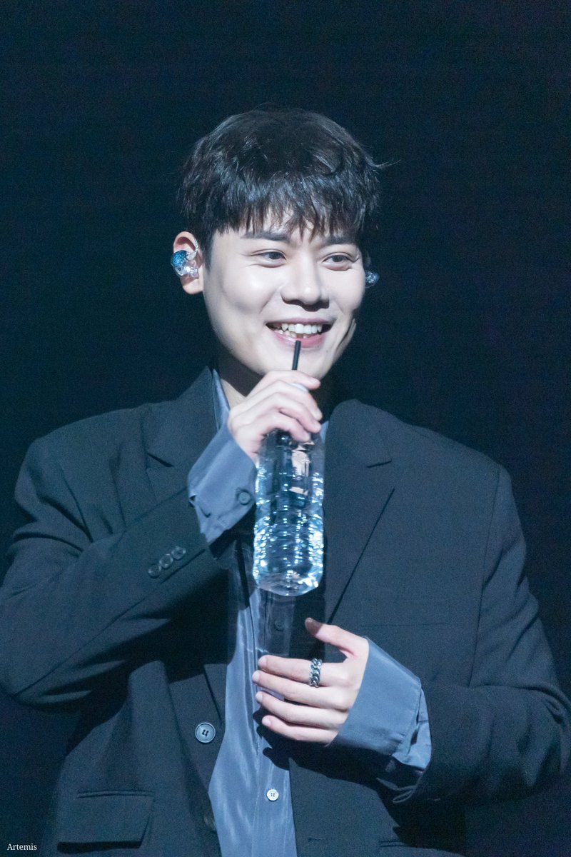 20220730 유채훈 단독 콘서트 <Podium> 부산 토

물만 마셔도 예쁘다🐰